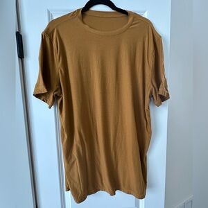 Vuori Men’s Large Shirt